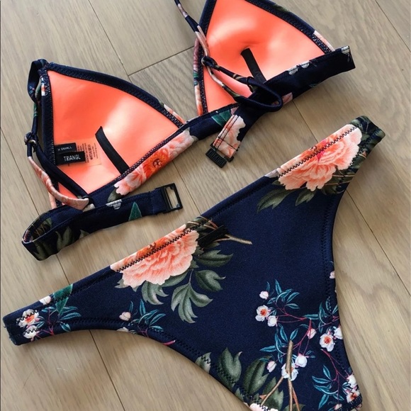 Triangl Delilah Nero XS Bikini Set - Picture 5 of 7